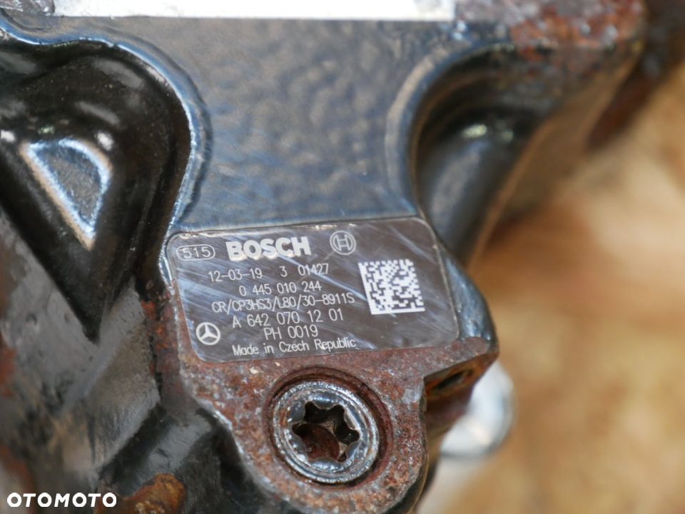 POMPA WTRYSKOWA MERCEDES C-KLASA W204 3.0 CDI  0445010244 - 3