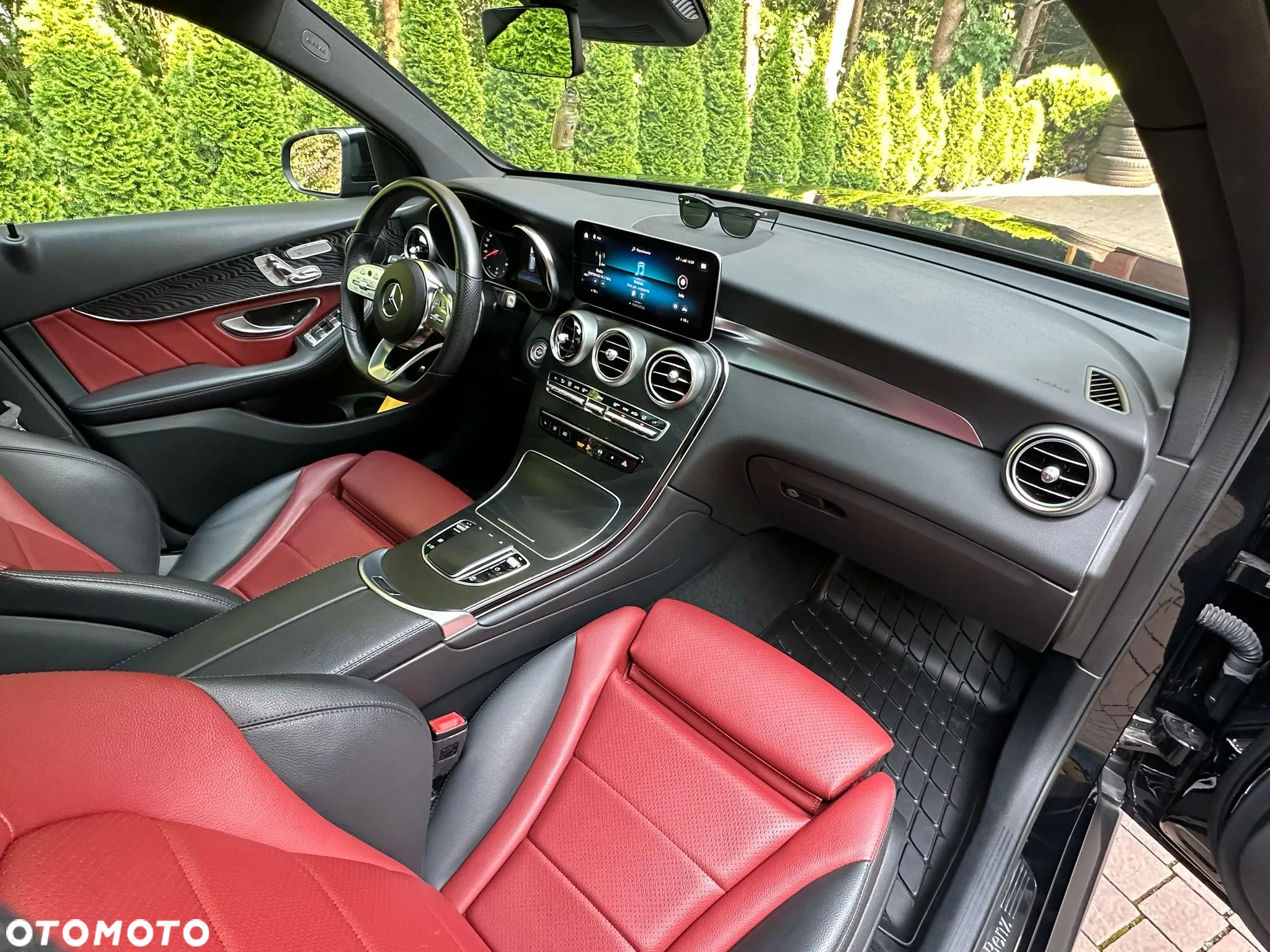 Mercedes-Benz GLC 300 4Matic 9G-TRONIC AMG Line - 17