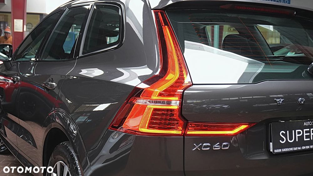 Volvo XC 60 B4 B Plus Dark - 10