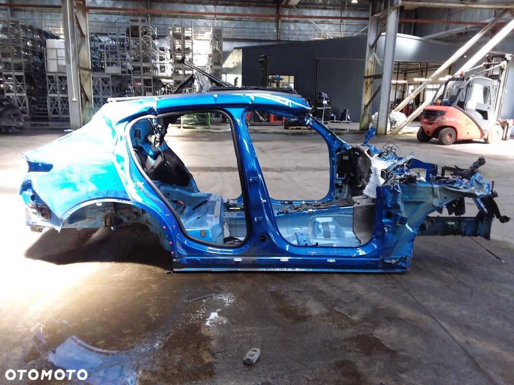 ALFA ROMEO STELVIO Q4 PRÓG PRAWY SŁUPEK DŁUGI 756 - 1