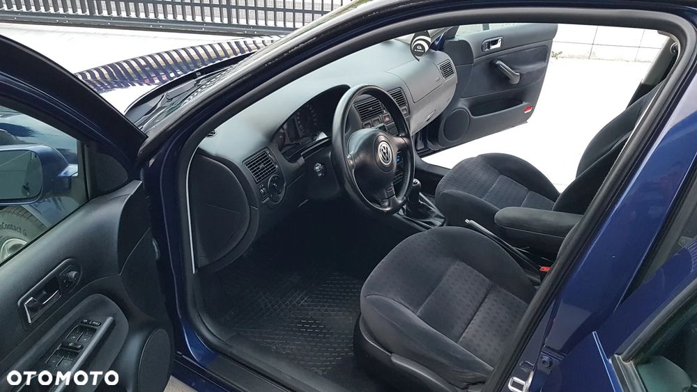 Volkswagen Golf 1.6 Comfortline - 6