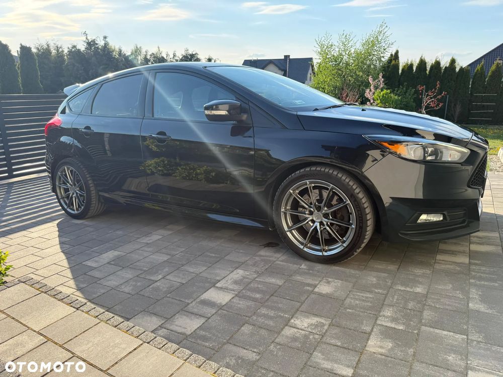 Ford Focus 2.0 EcoBoost ST - 8