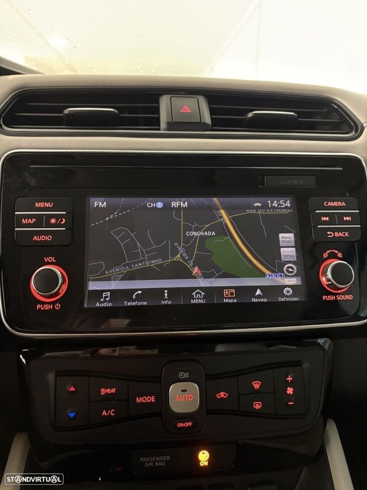 Nissan Leaf Tekna ProPilot Park - 8
