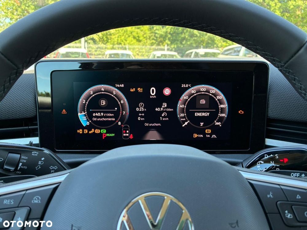 Volkswagen T-Roc - 16