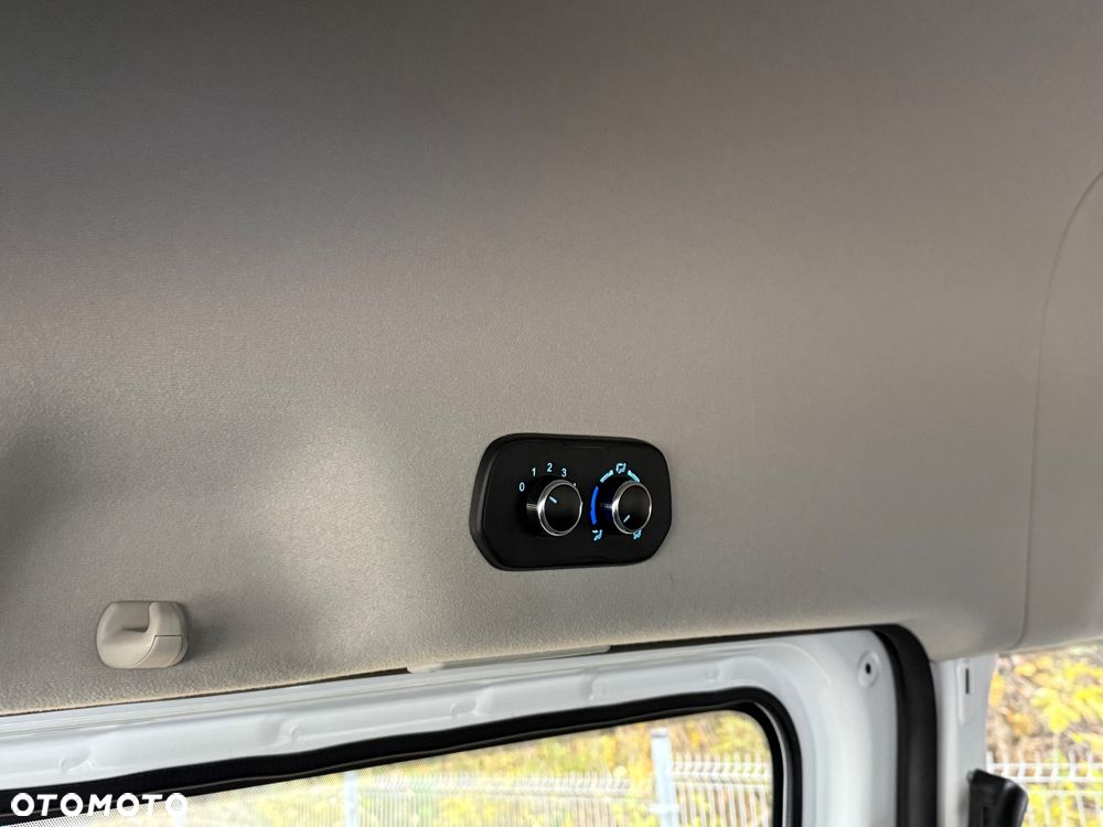 Ford Transit Custom 290 L2H1 Limited - 27