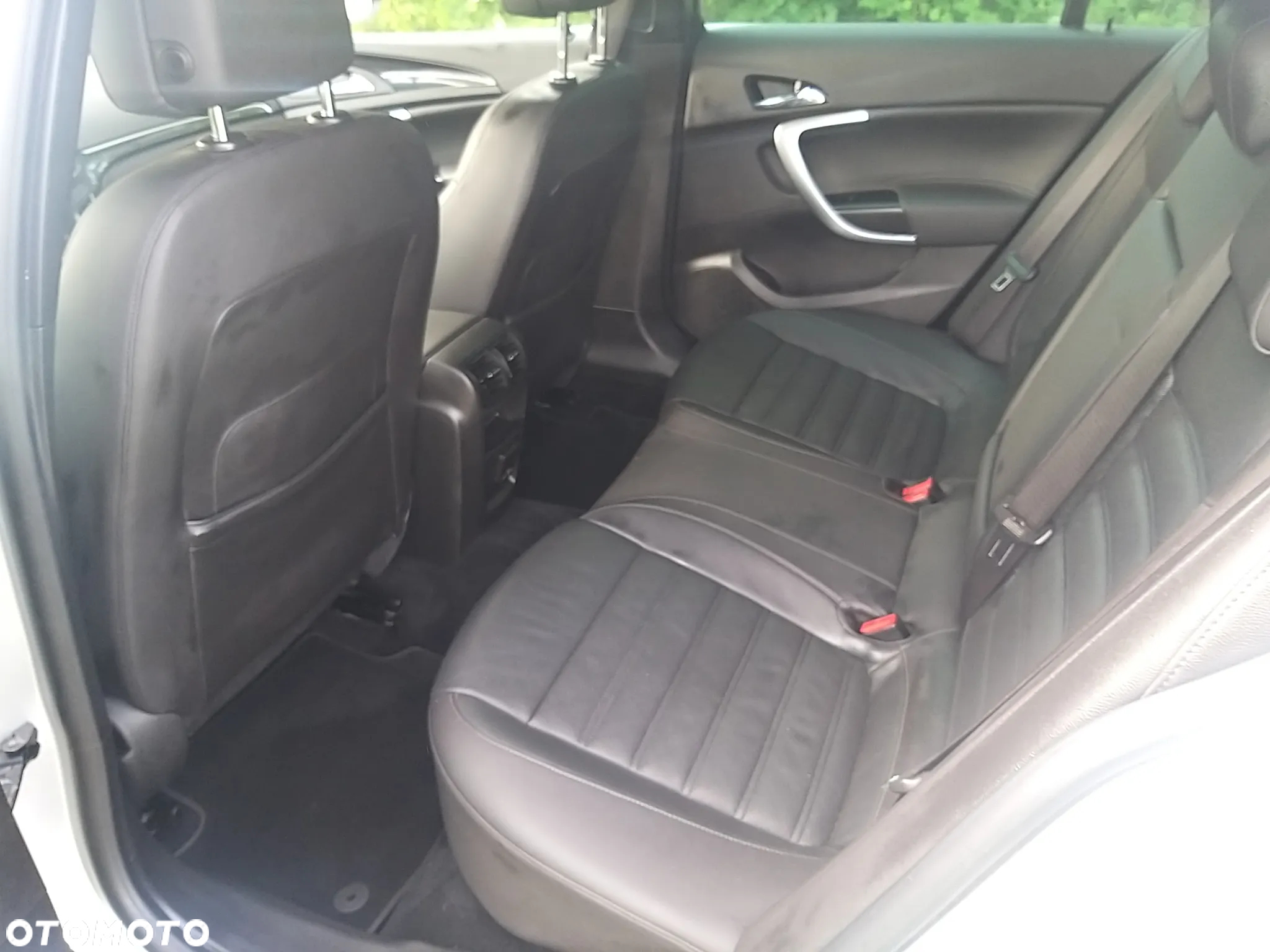 Opel Insignia Sports Tourer 2.0 Diesel Automatik Business Edition - 9