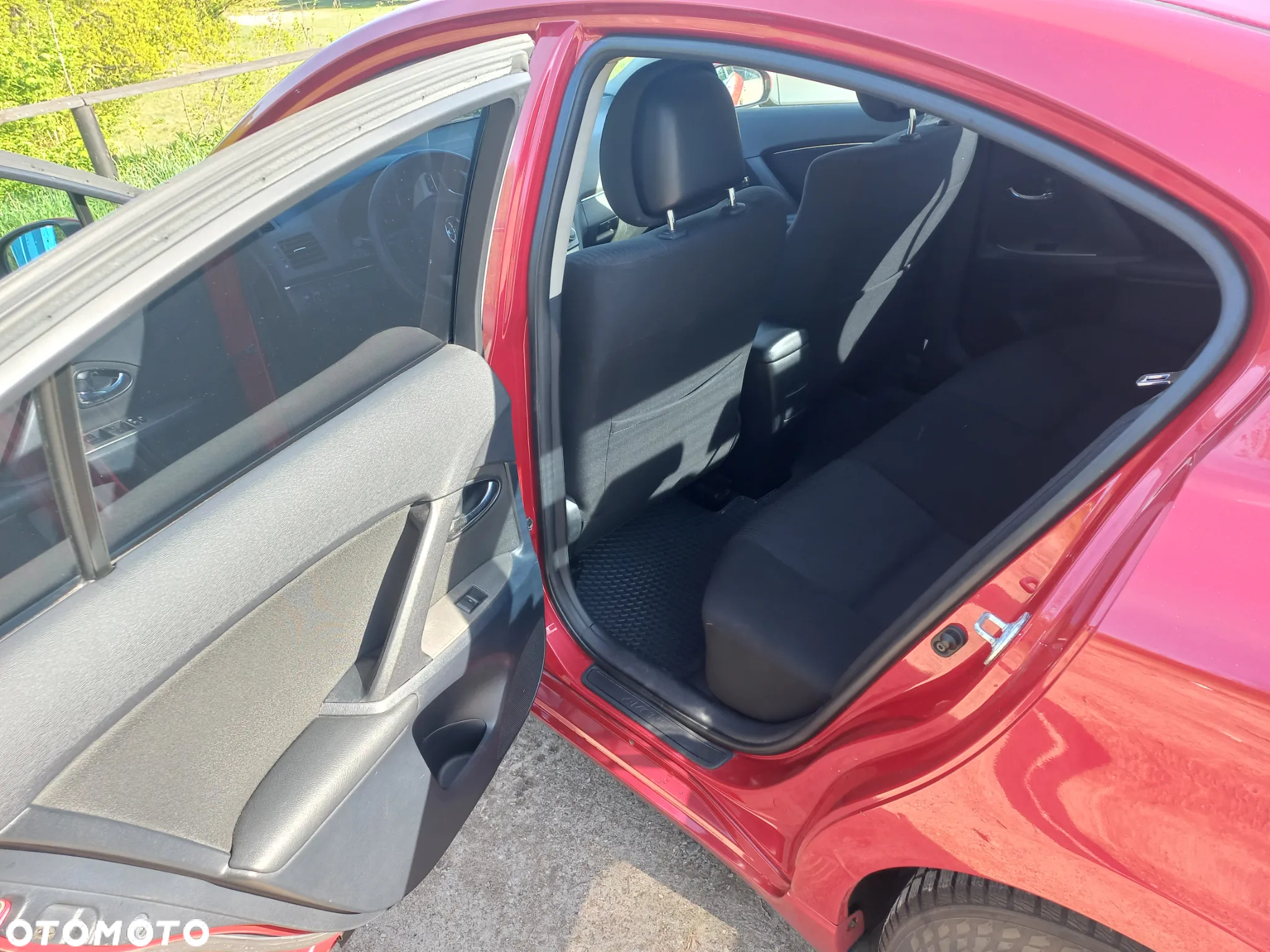 Toyota Avensis - 9