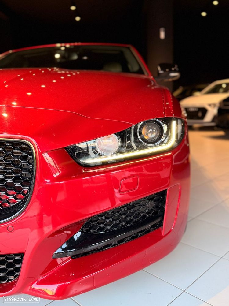 Jaguar XE 2.0 D R-Dynamic S - 3