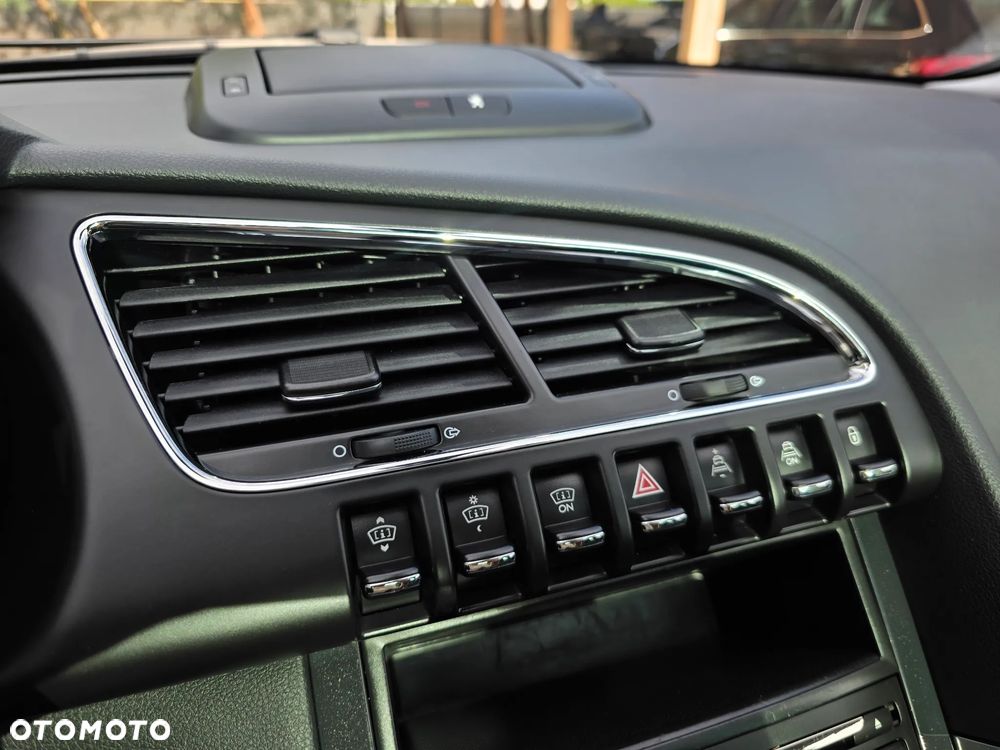 Peugeot 3008 155 THP Premium - 21