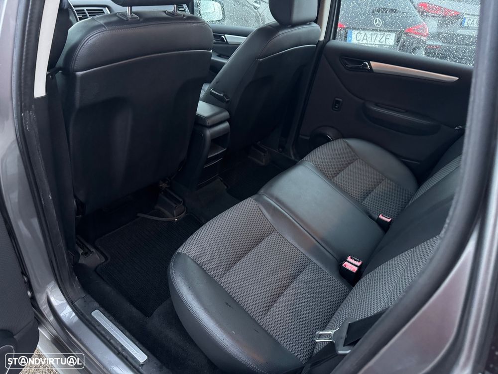 Mercedes-Benz B 180 CDI - 11