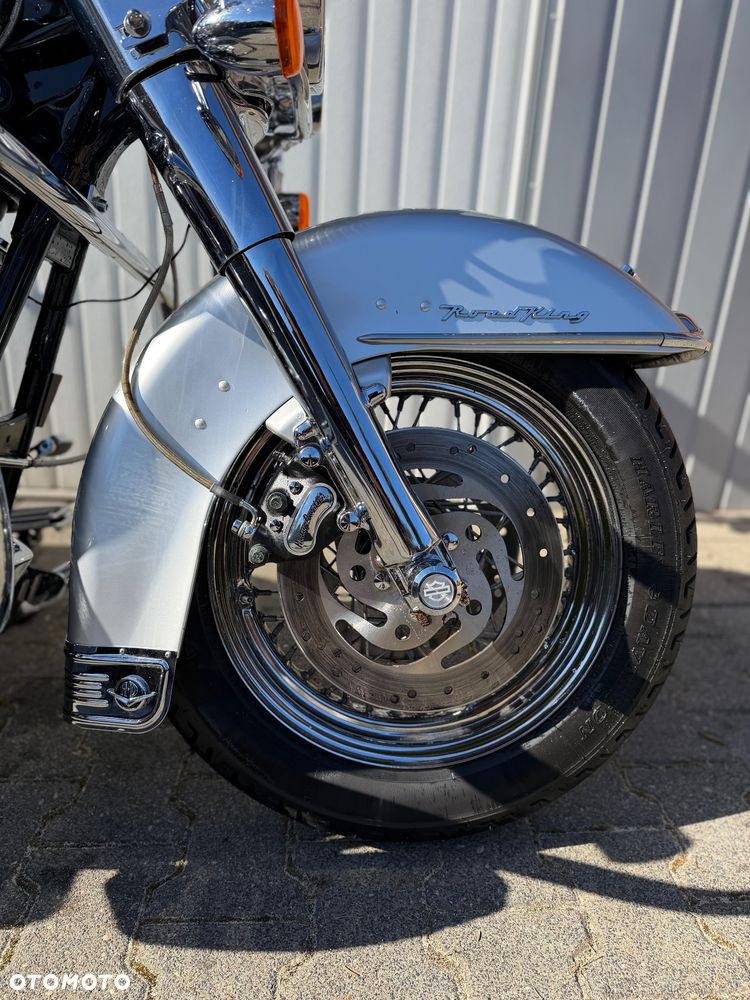 Harley-Davidson Touring Road King - 2