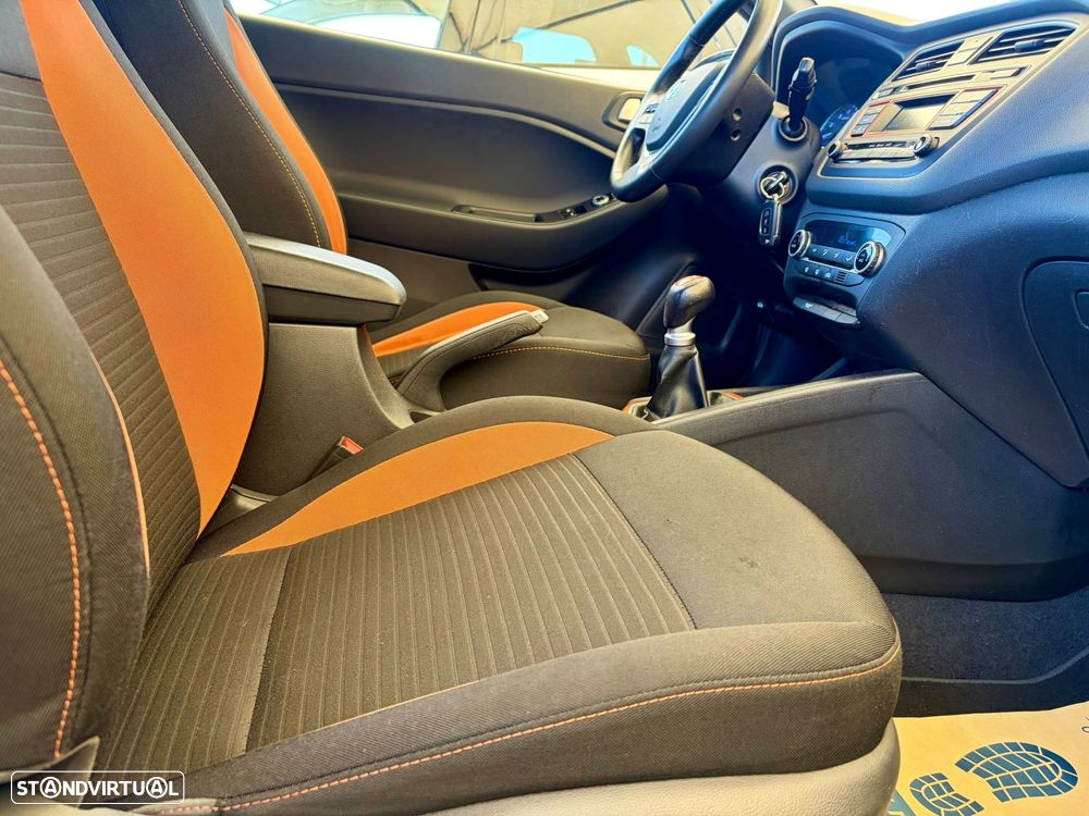 Hyundai i20 1.2 Comfort+Pack Look - 17