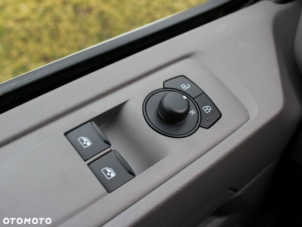 Volkswagen Transporter - 16