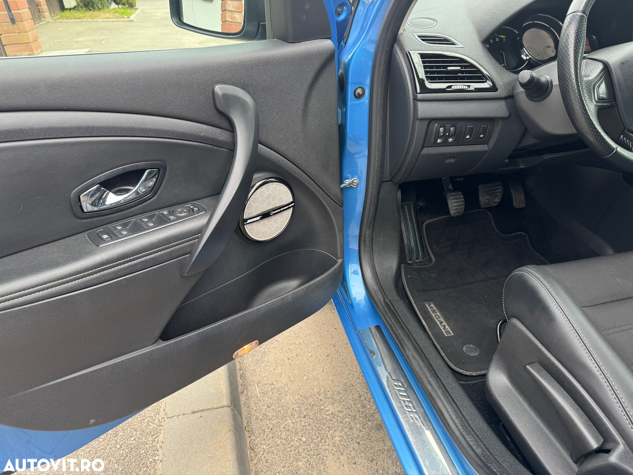 Renault Megane ENERGY TCe 130 BOSE EDITION - 8