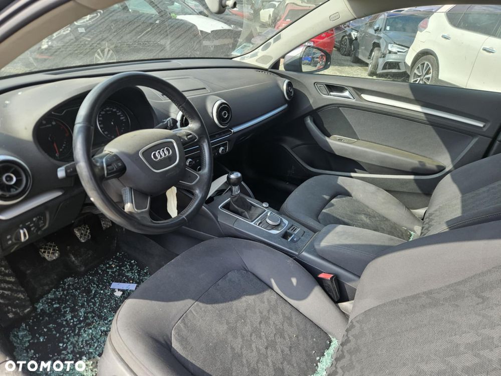 Audi A3 3-drzwiowe 1.4 TFSI S line Sportpaket - 3
