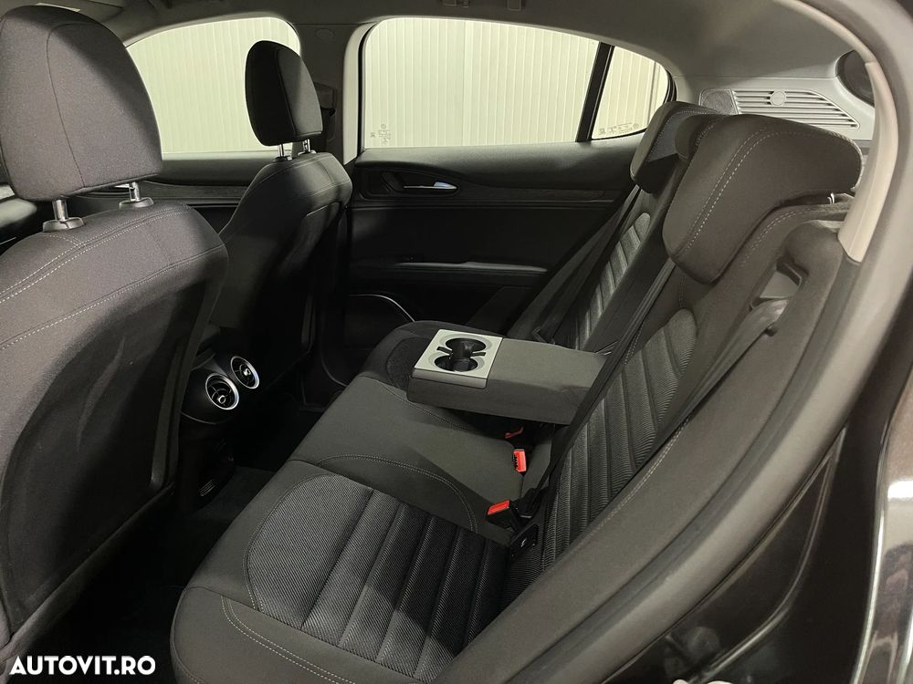 Alfa Romeo Stelvio 2.2 16V AT8 Q4 Business - 12