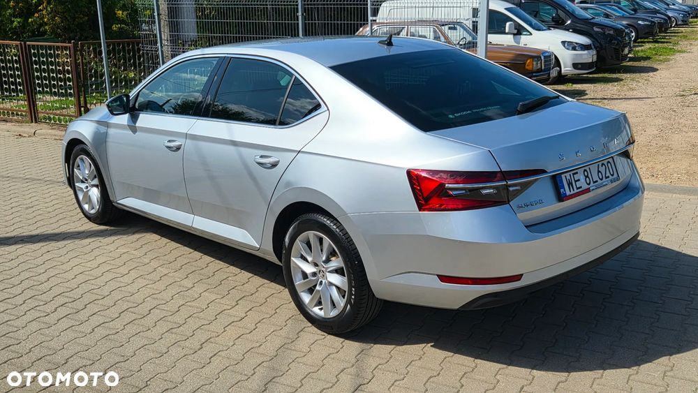 Skoda Superb 2.0 TDI SCR Style DSG - 8