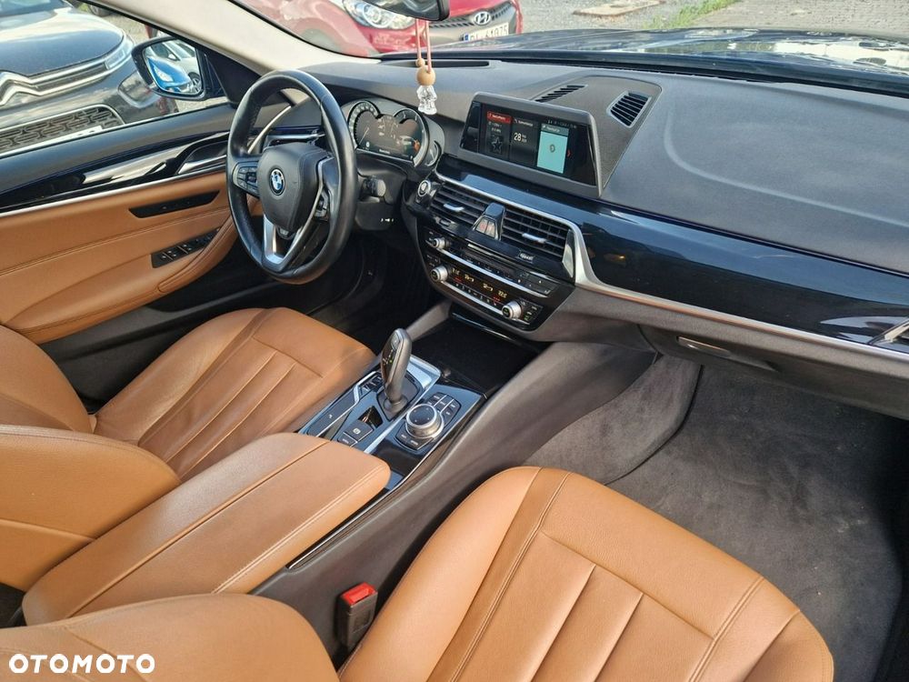 BMW Seria 5 520d M Sport Edition - 8