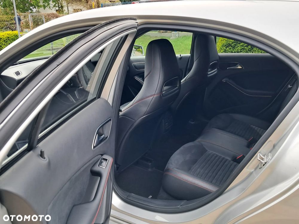 Mercedes-Benz Klasa A 250 4-Matic AMG Line - 26