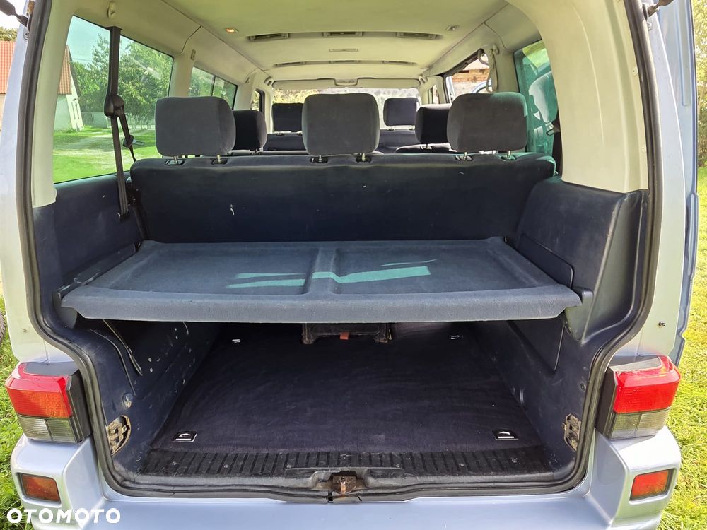 Volkswagen Caravelle - 31