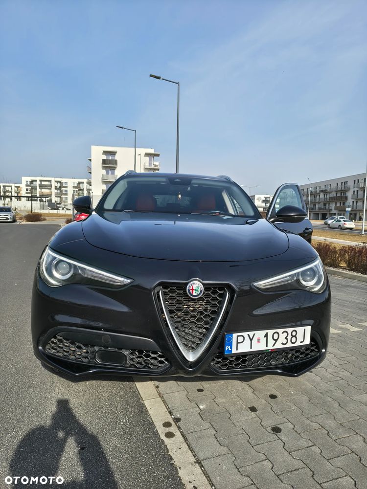 Alfa Romeo Stelvio - 13