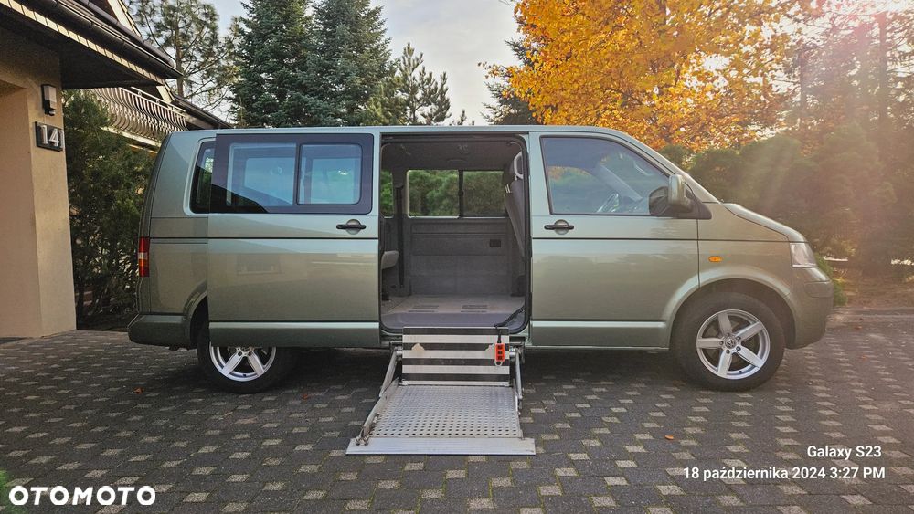 Volkswagen Caravelle - 11