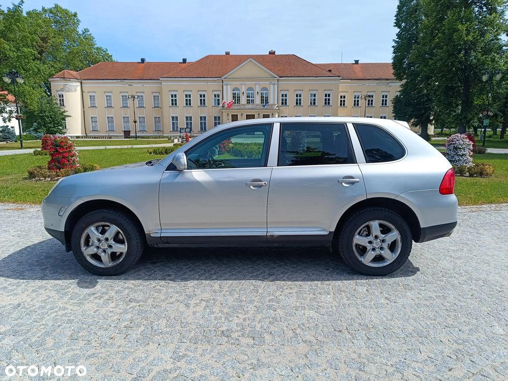 Porsche Cayenne - 4