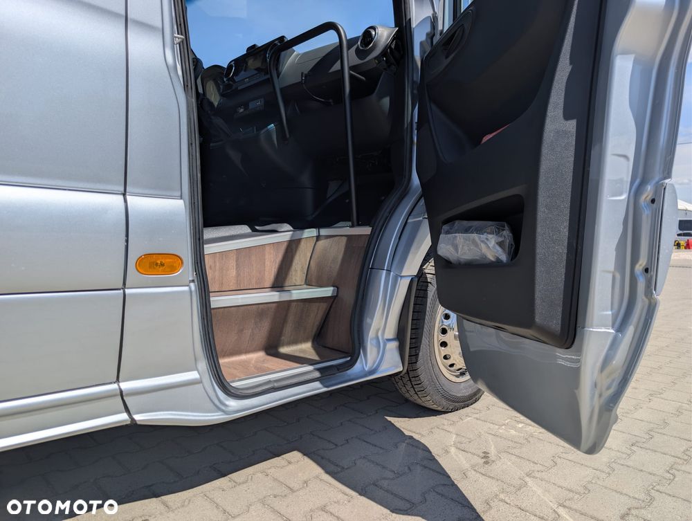 Mercedes-Benz Sprinter 519 - 19