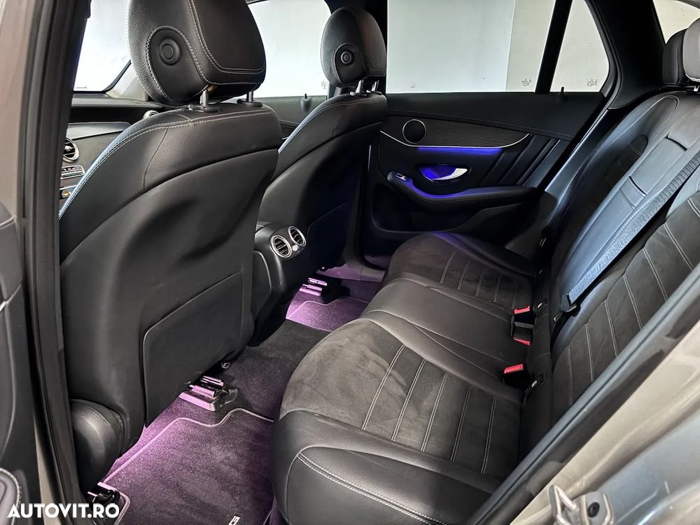 Mercedes-Benz GLC 300 e 4Matic 9G-TRONIC AMG Line Advanced - 22