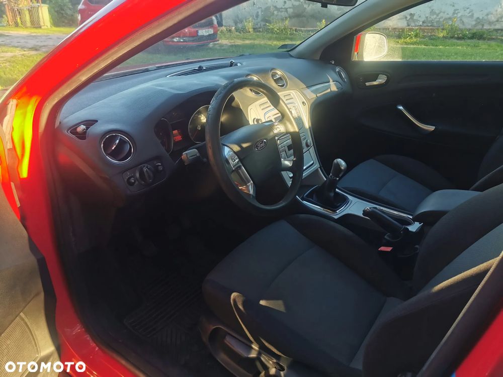 Ford Mondeo 2.0 Ambiente - 4