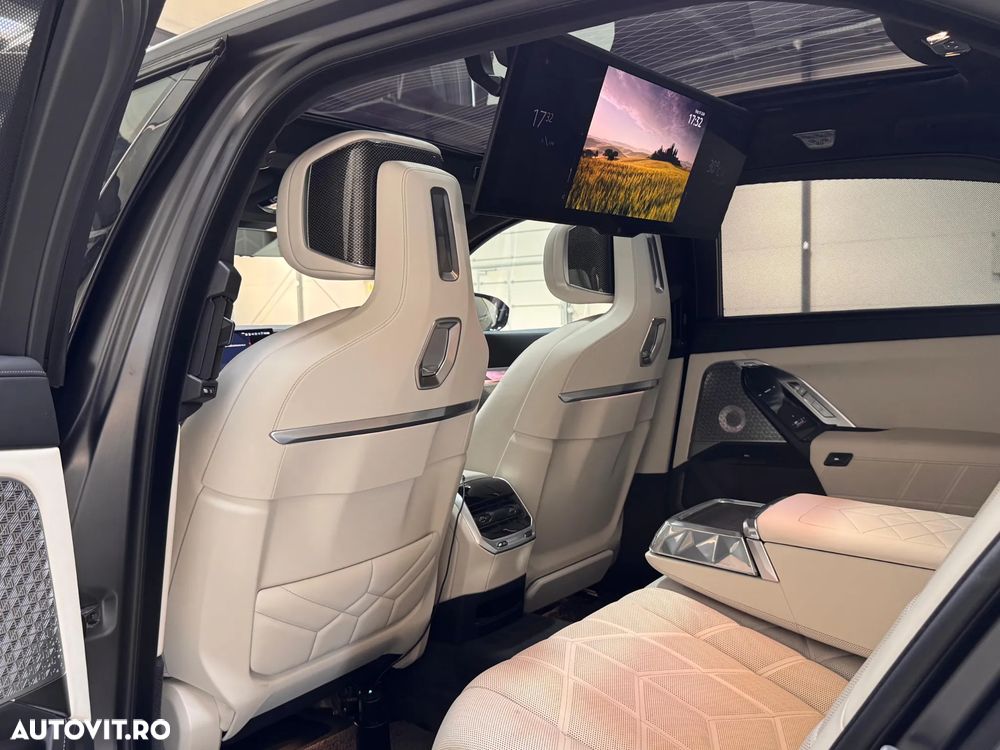 BMW M7 M760e xDrive AT PHEV - 34