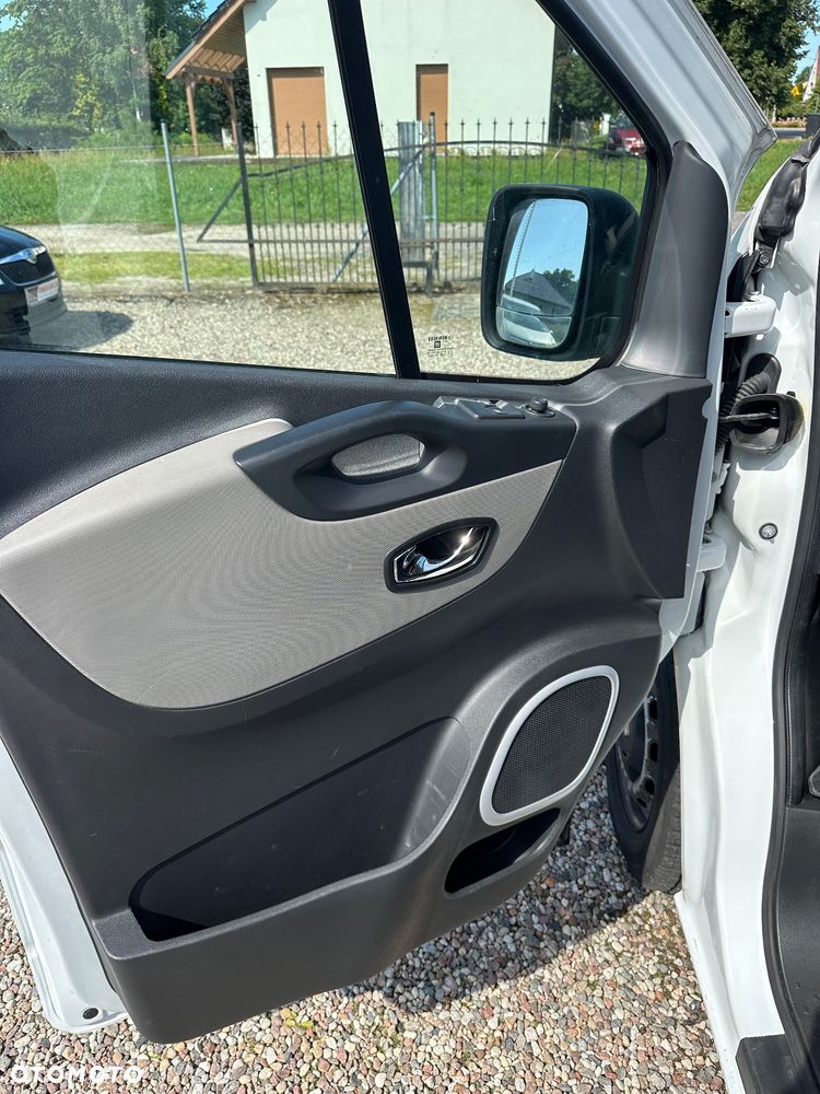 Renault Trafic - 10