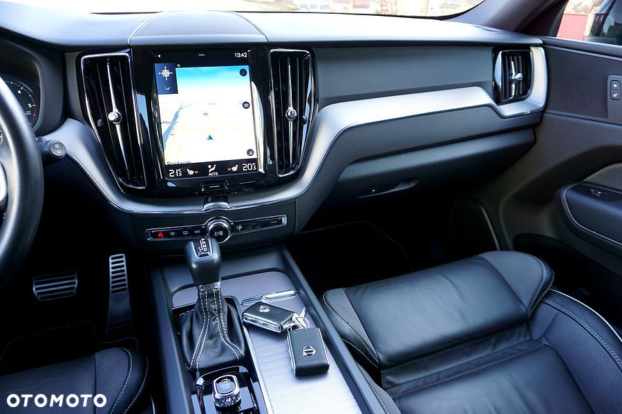 Volvo XC 60 D4 Geartronic RDesign - 33