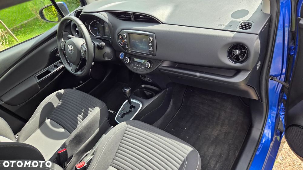 Toyota Yaris Hybrid 100 Premium - 12
