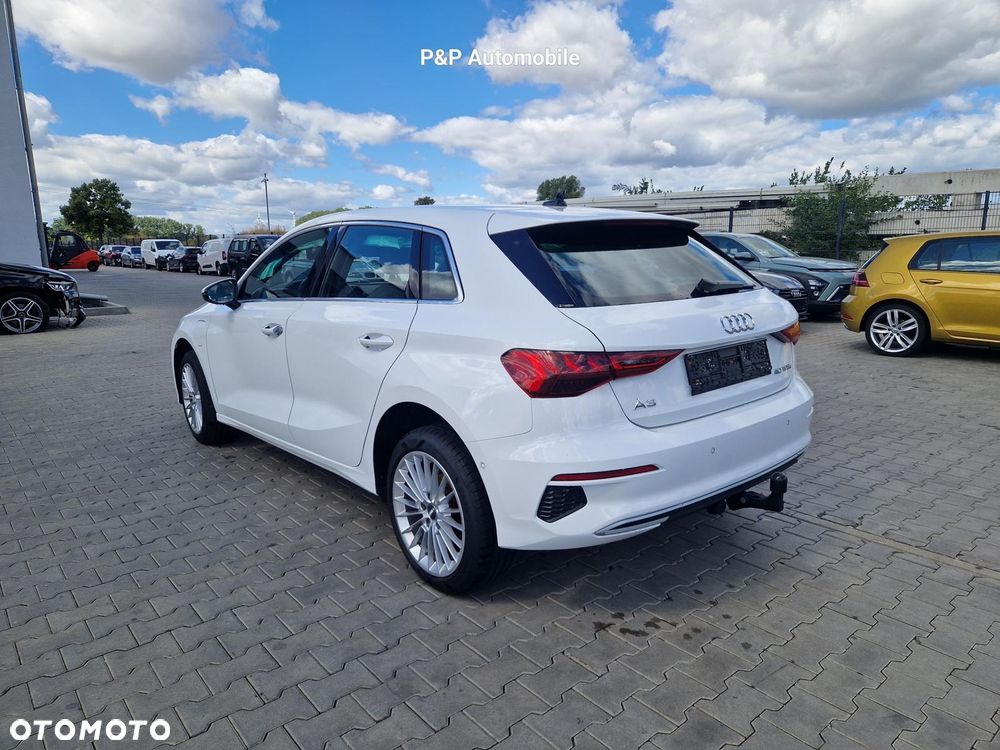 Audi A3 Sportback - 2