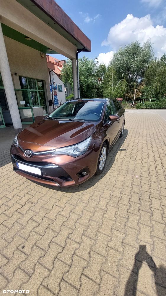 Toyota Avensis 2.0 D-4D Prestige - 2