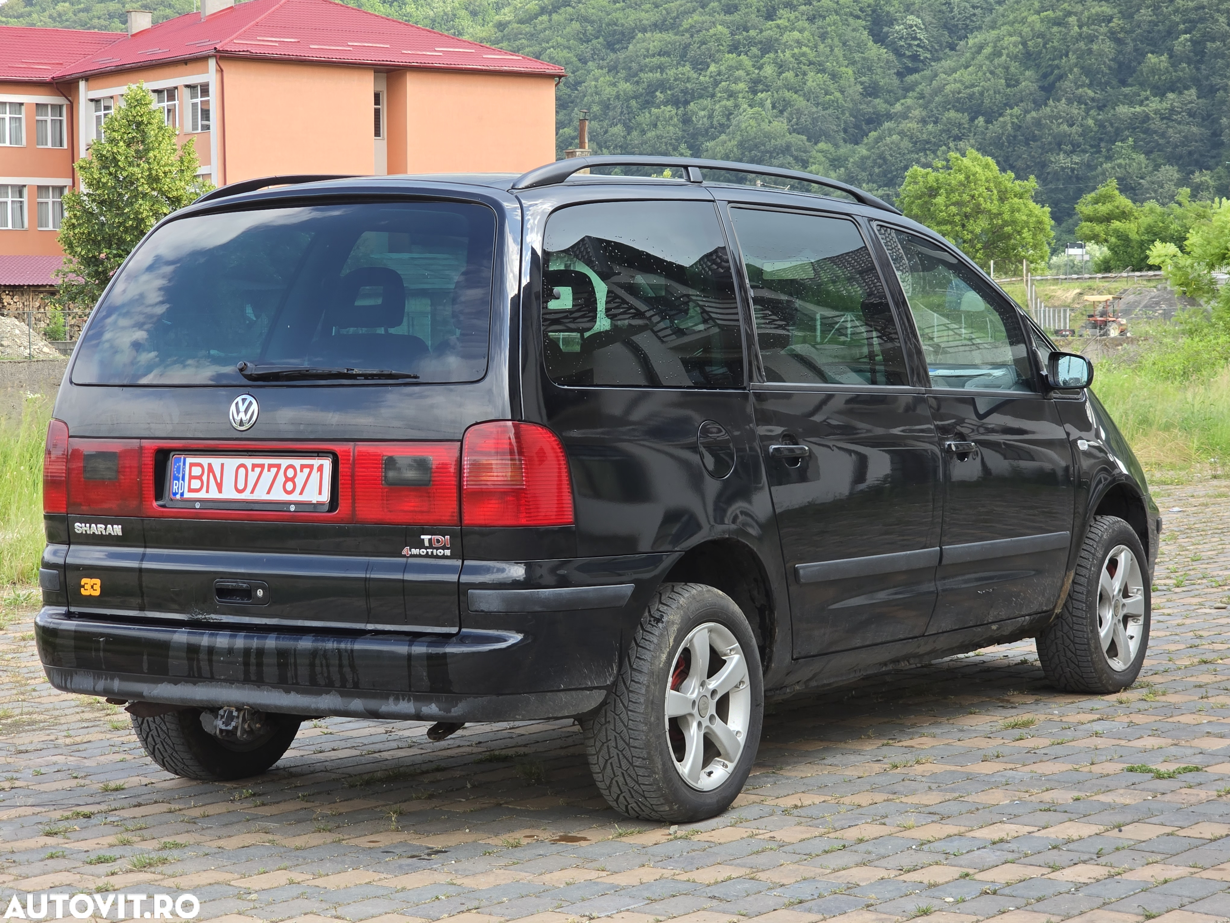 Volkswagen Sharan 1.9 TDI Comfortline Family - 4