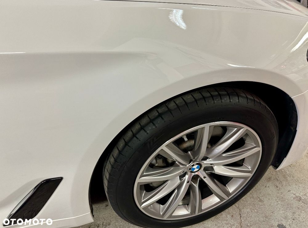 BMW Seria 5 530i xDrive Sport Line sport - 13
