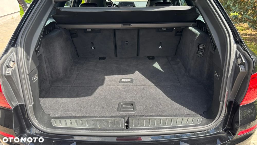 BMW Seria 5 520d Sport Line - 25