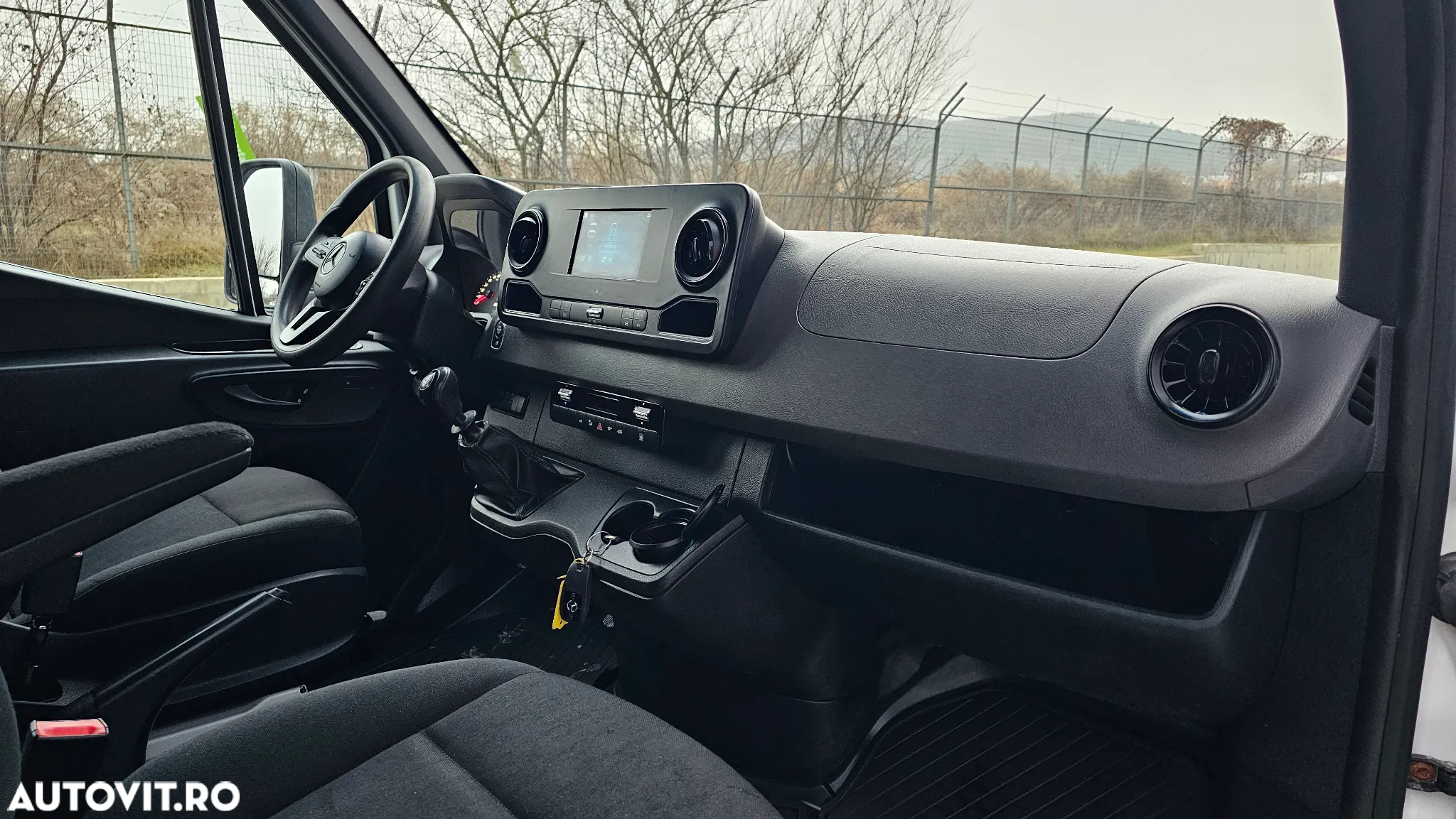 Mercedes-Benz Sprinter - 13