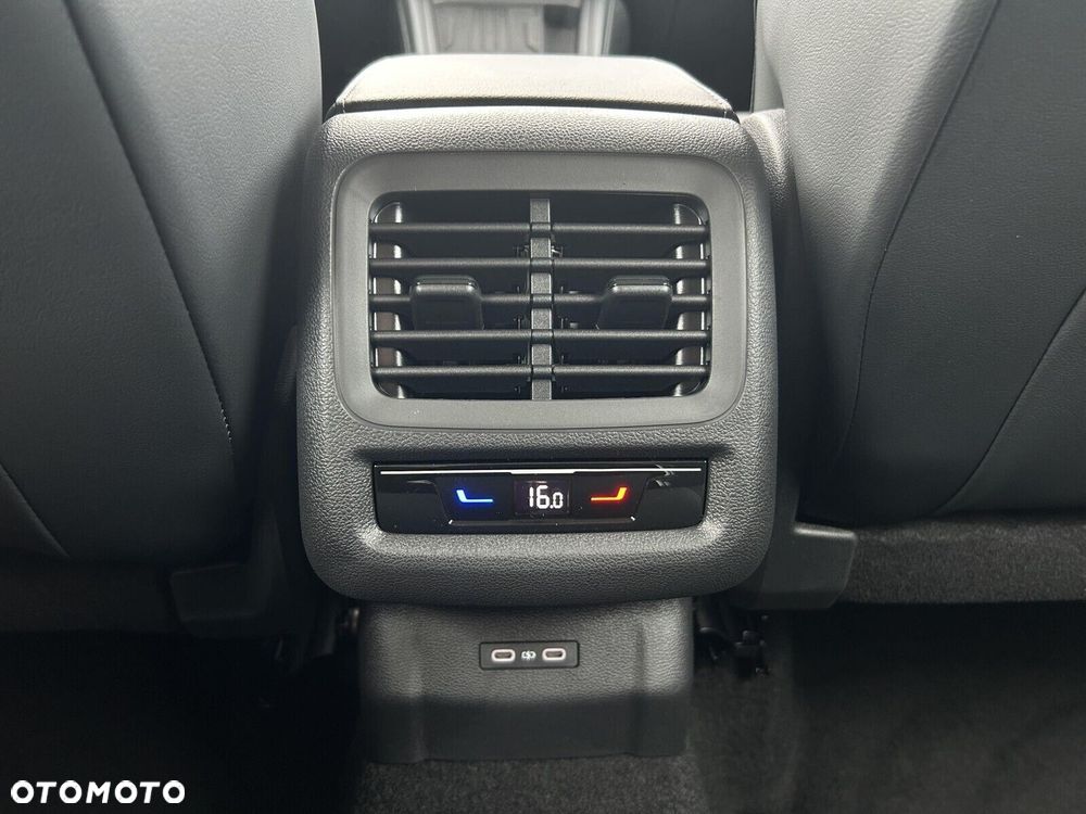 Volkswagen T-Roc 1.5 eTSI Style DSG - 29