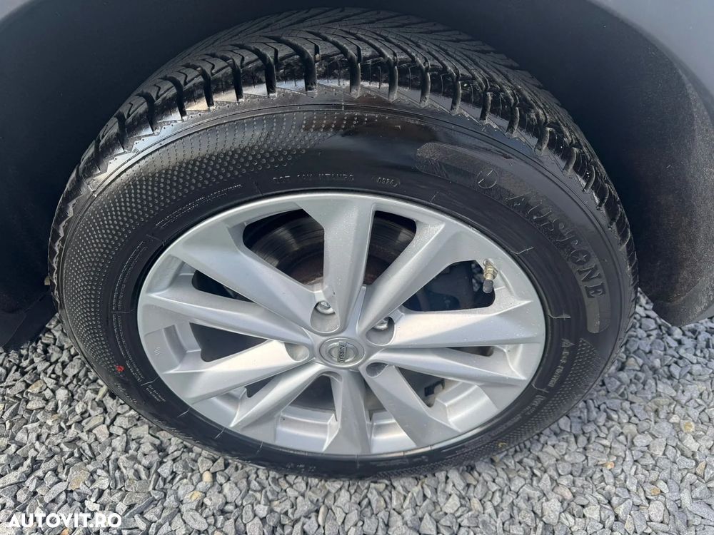 Nissan Qashqai 1.6 DCI ALL-MODE 4x4i TEKNA+ - 9