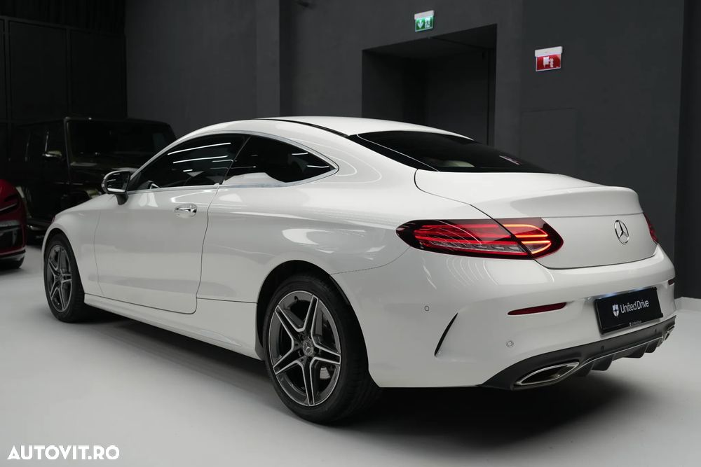 Mercedes-Benz C 400 4MATIC Coupe - 26