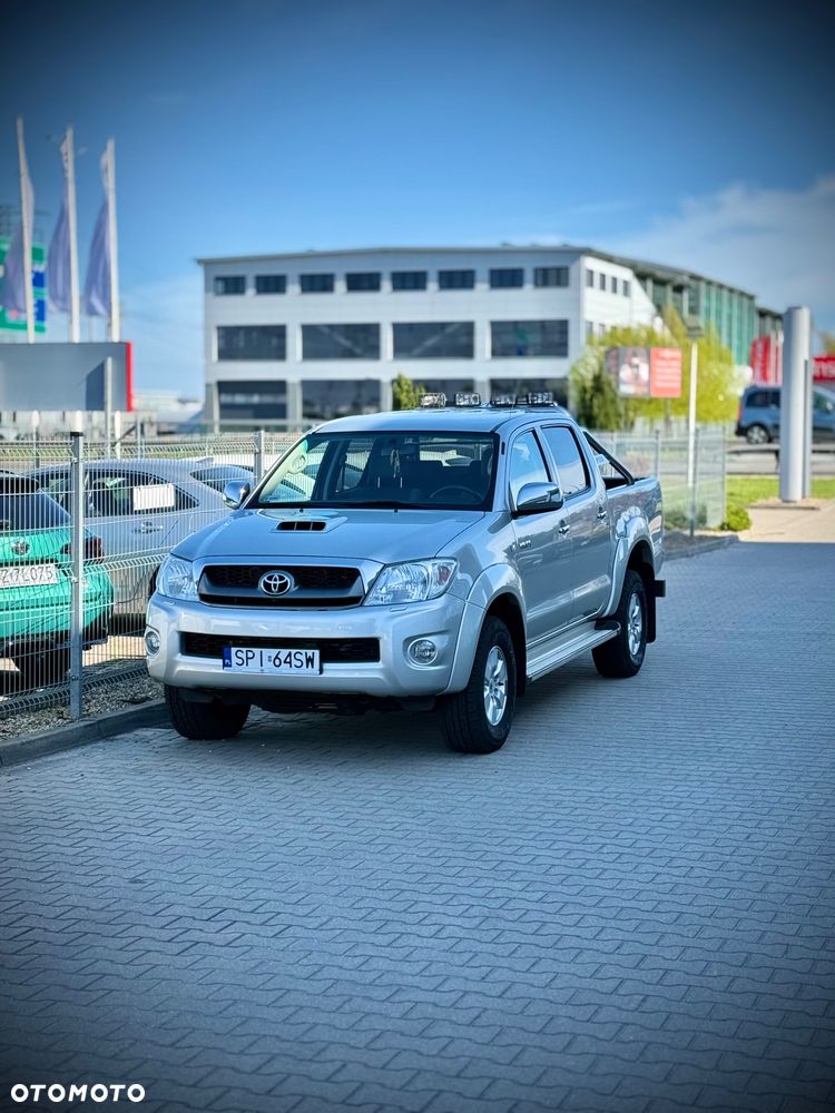 Toyota Hilux 2.5 D-4D SR5 - 10