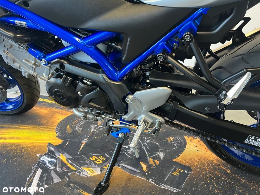 Suzuki SV - 16