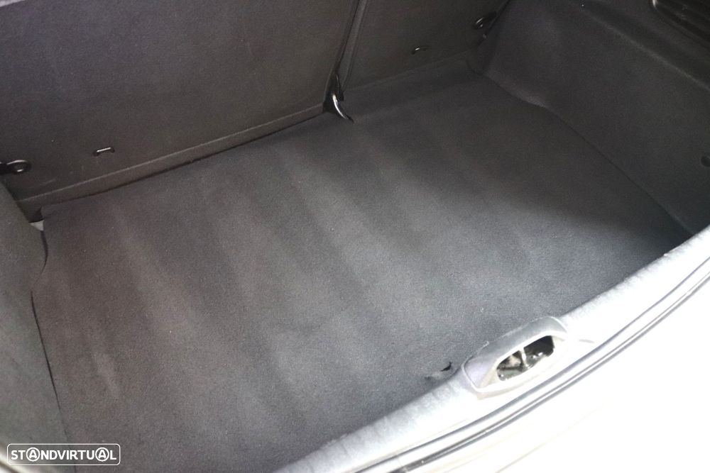 Peugeot 208 1.2 PureTech GT Line - 38