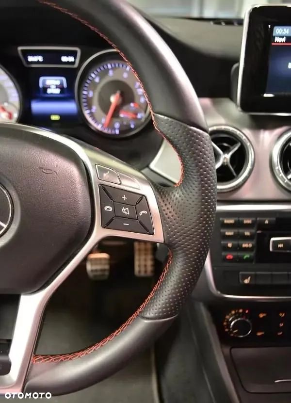 Mercedes-Benz CLA 180 - 11