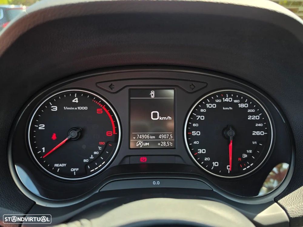 Audi Q2 1.6 TDI Design - 18