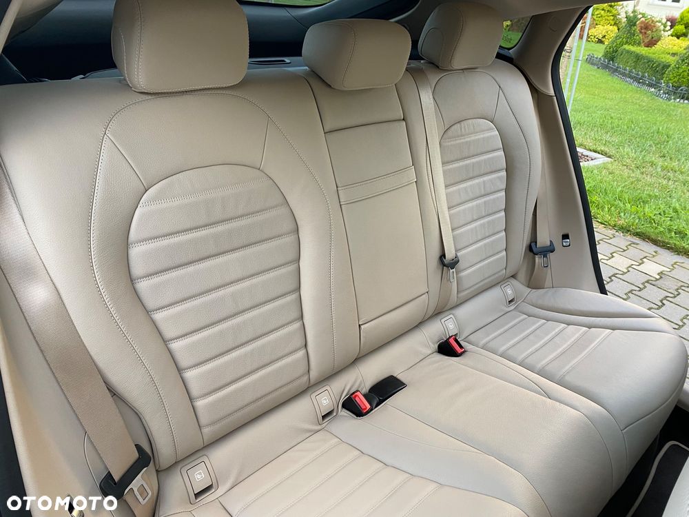 Mercedes-Benz GLC - 33