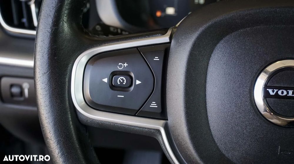 Volvo XC 60 D4 AWD Momentum - 17